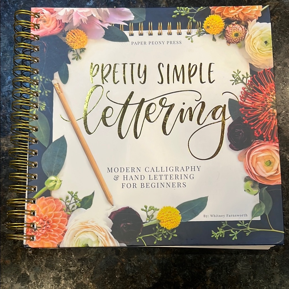 Pretty Simple Lettering Book - Multicolor